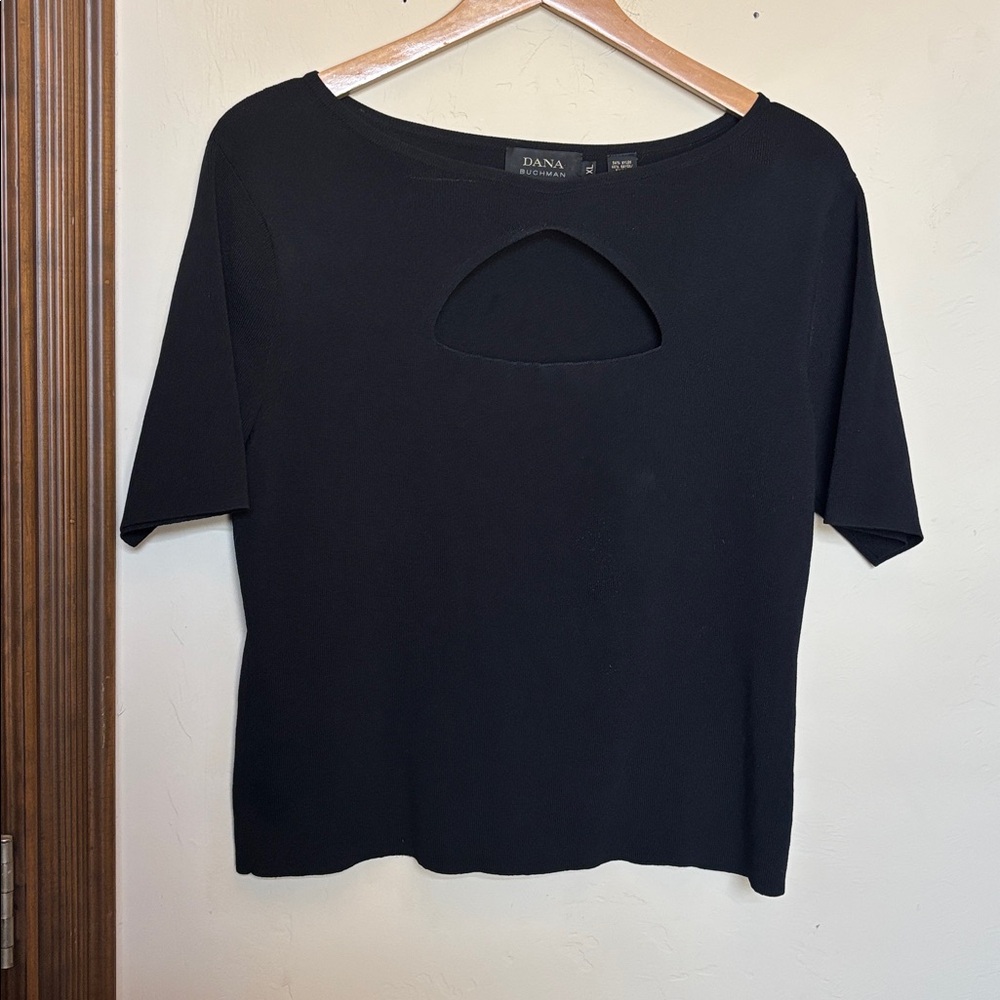 DANA BUCHMAN KEYHOLE BLACK TOP!  Women’s xl - Picture 2 of 4